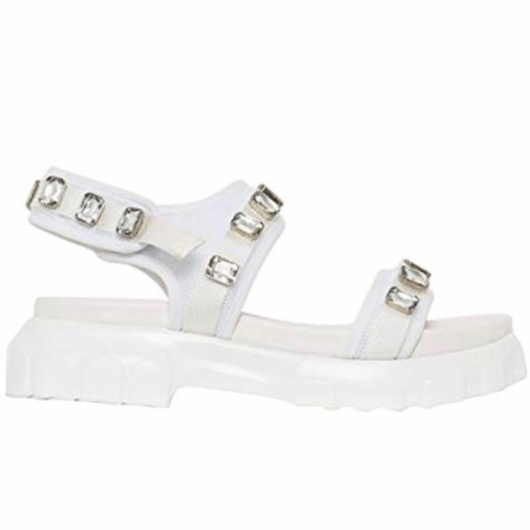 Retro Chunky Platform Sandals - Picture 3 of 5